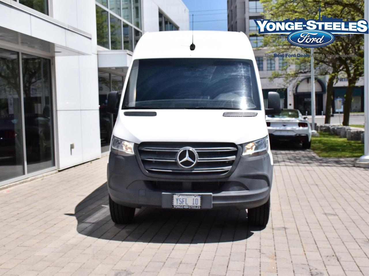 2019 Mercedes-Benz Sprinter Cargo Van 3500 High Roof - DIESEL - LOW KMS Photo