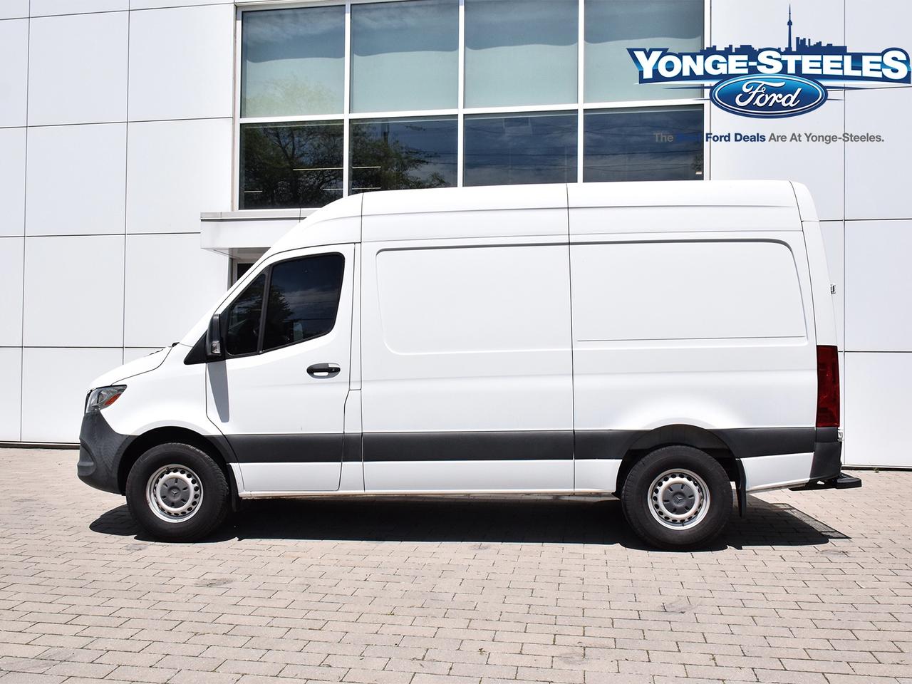 2019 Mercedes-Benz Sprinter Cargo Van 3500 High Roof - DIESEL - LOW KMS Photo4