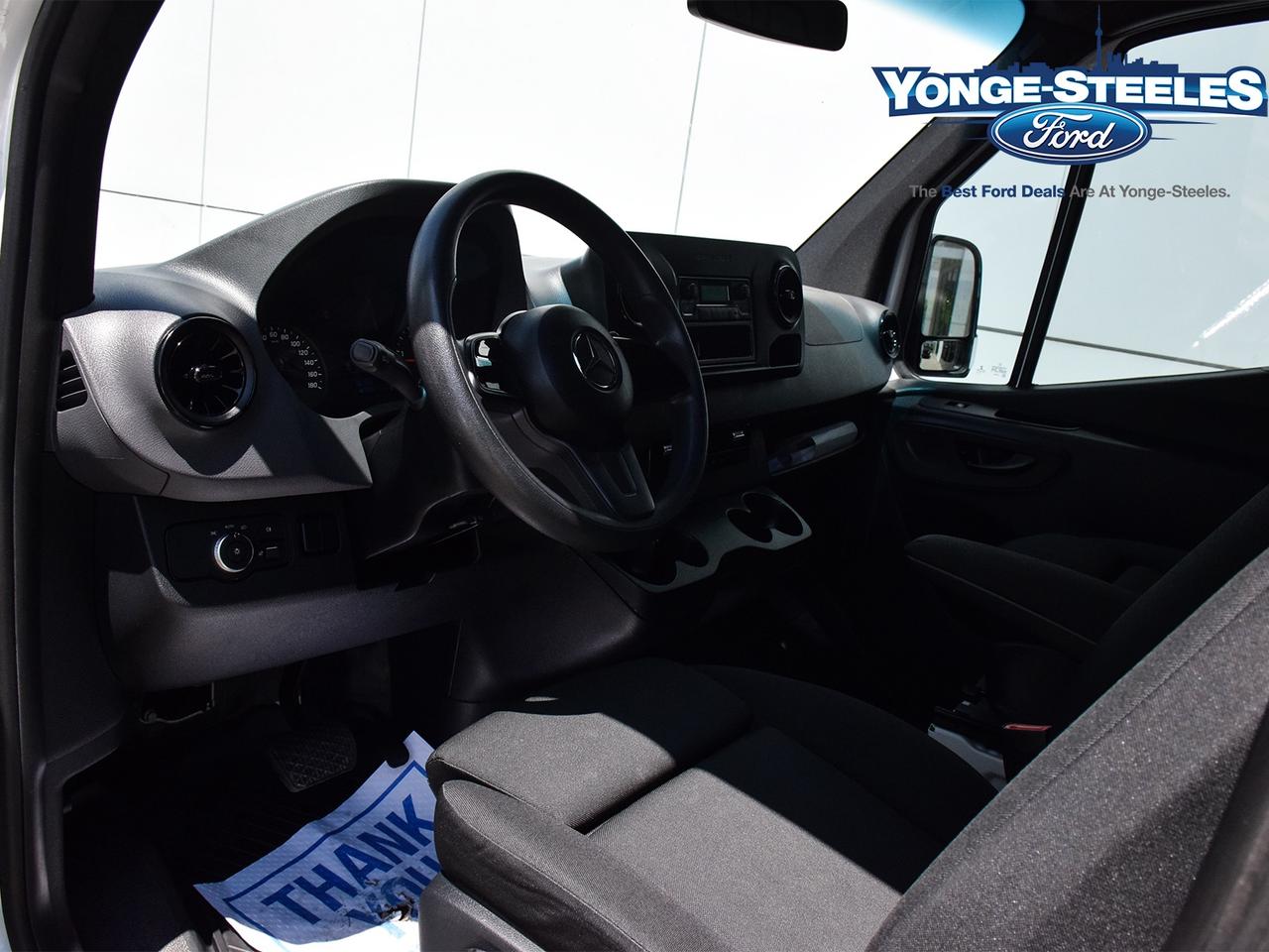 2019 Mercedes-Benz Sprinter Cargo Van 3500 High Roof - DIESEL - LOW KMS Photo