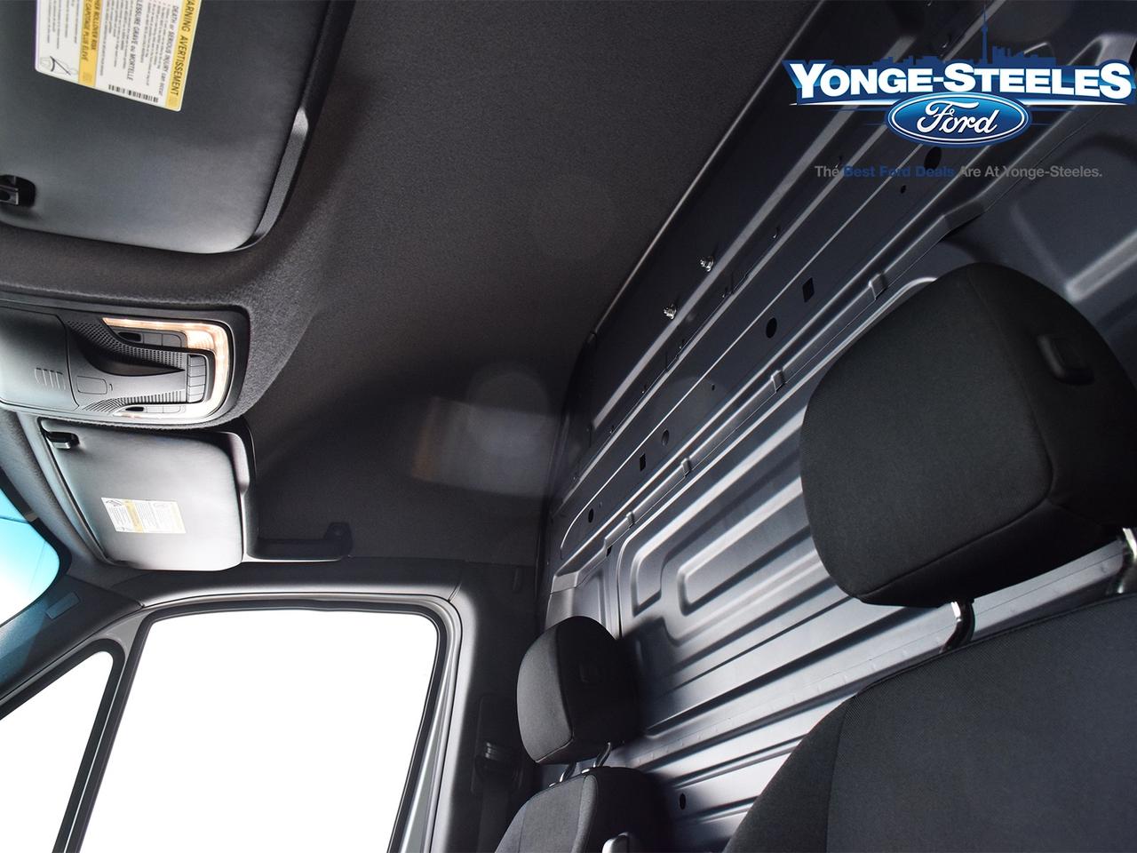2019 Mercedes-Benz Sprinter Cargo Van 3500 High Roof - DIESEL - LOW KMS Photo