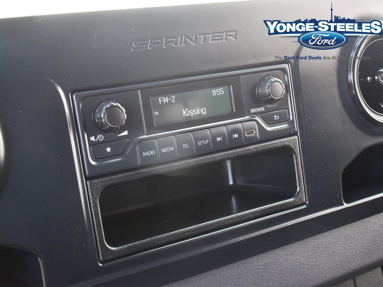 2019 Mercedes-Benz Sprinter Cargo Van 3500 High Roof - DIESEL - LOW KMS Photo