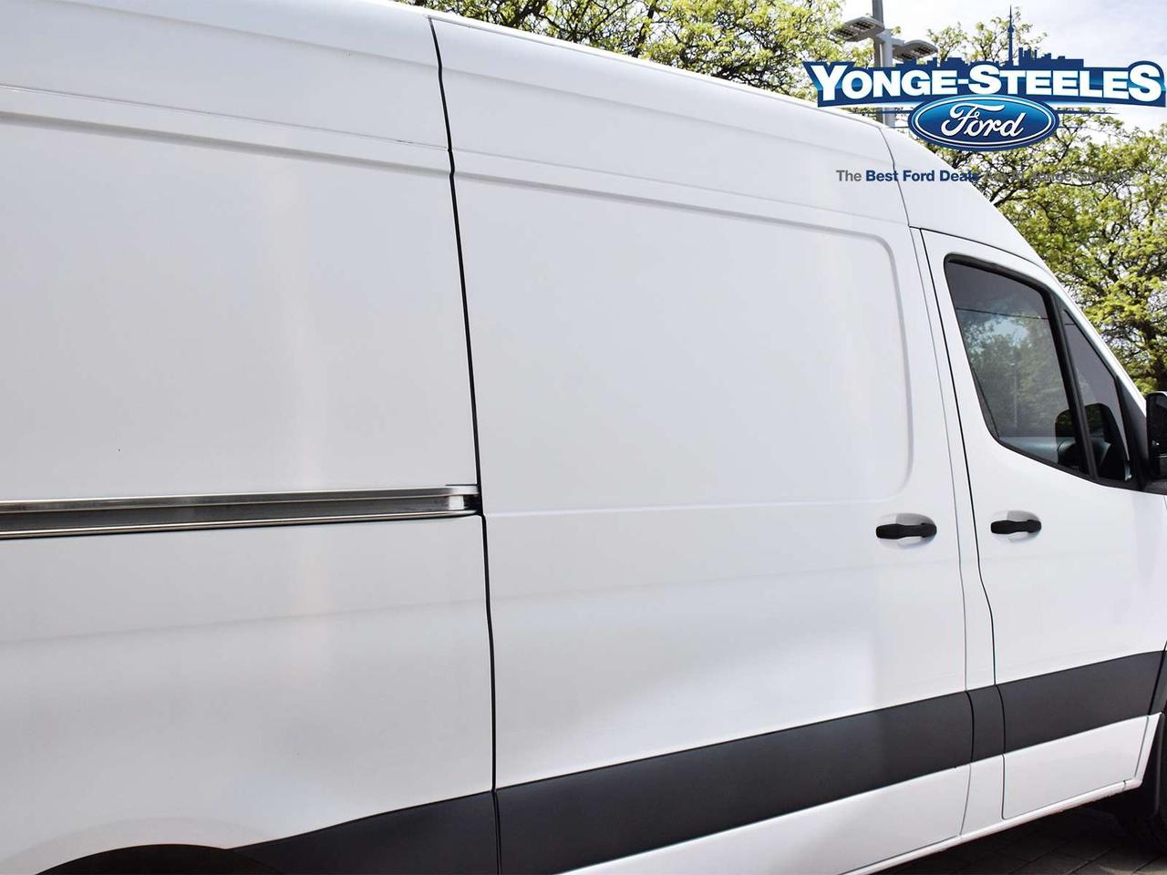 2019 Mercedes-Benz Sprinter 3500 High Roof - DIESEL - LOW KMS Photo