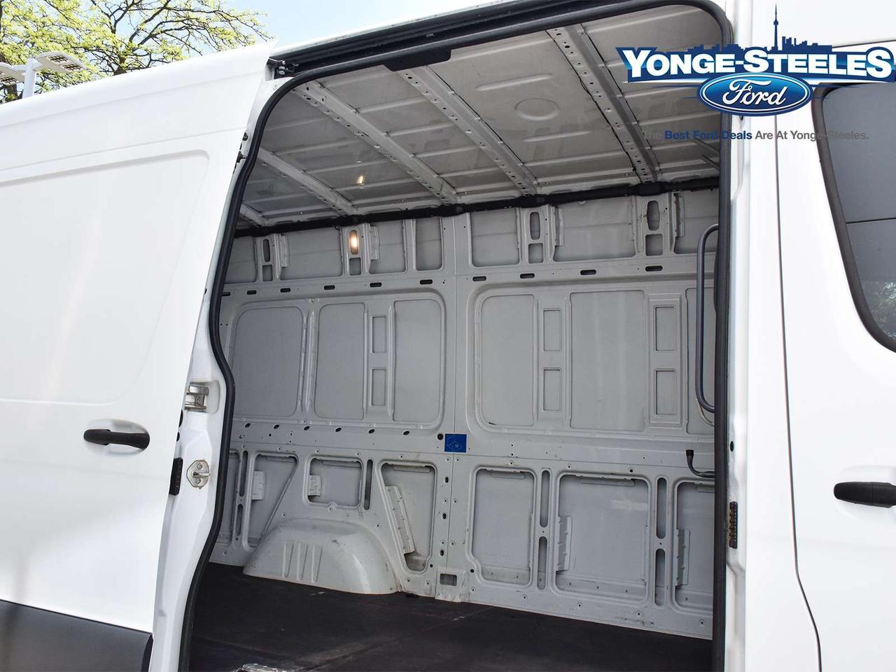 2019 Mercedes-Benz Sprinter 3500 High Roof - DIESEL - LOW KMS Photo
