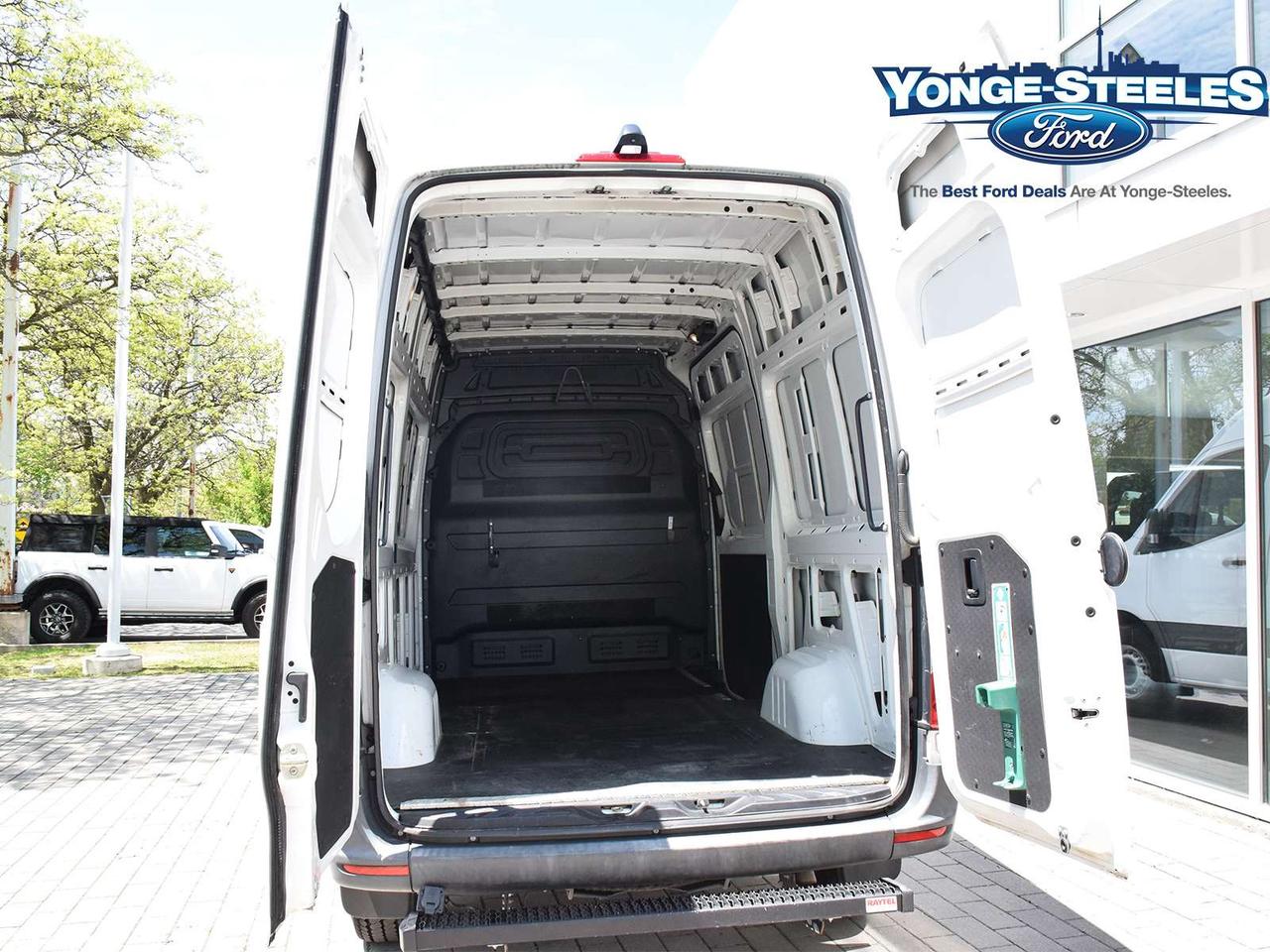 2019 Mercedes-Benz Sprinter 3500 High Roof - DIESEL - LOW KMS Photo