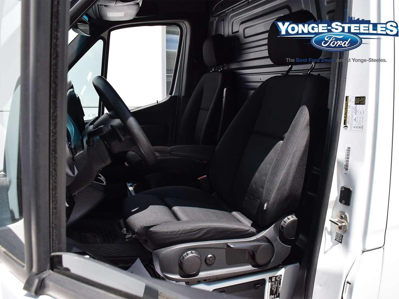 2019 Mercedes-Benz Sprinter 3500 High Roof - DIESEL - LOW KMS Photo