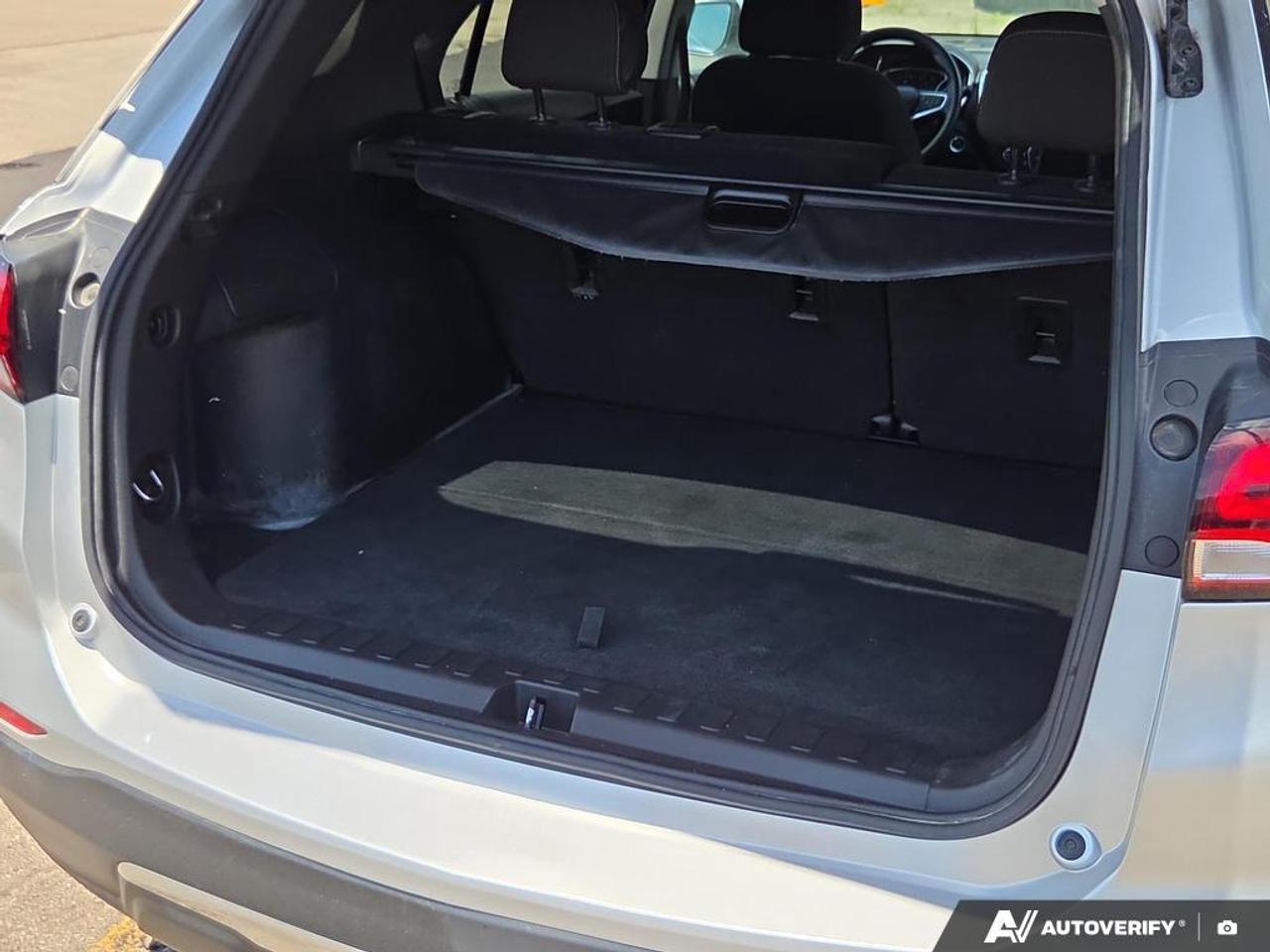 2022 Chevrolet Equinox LT SMART DEVICE INTEGRATION   LANE ASSIST   REMOTE Photo