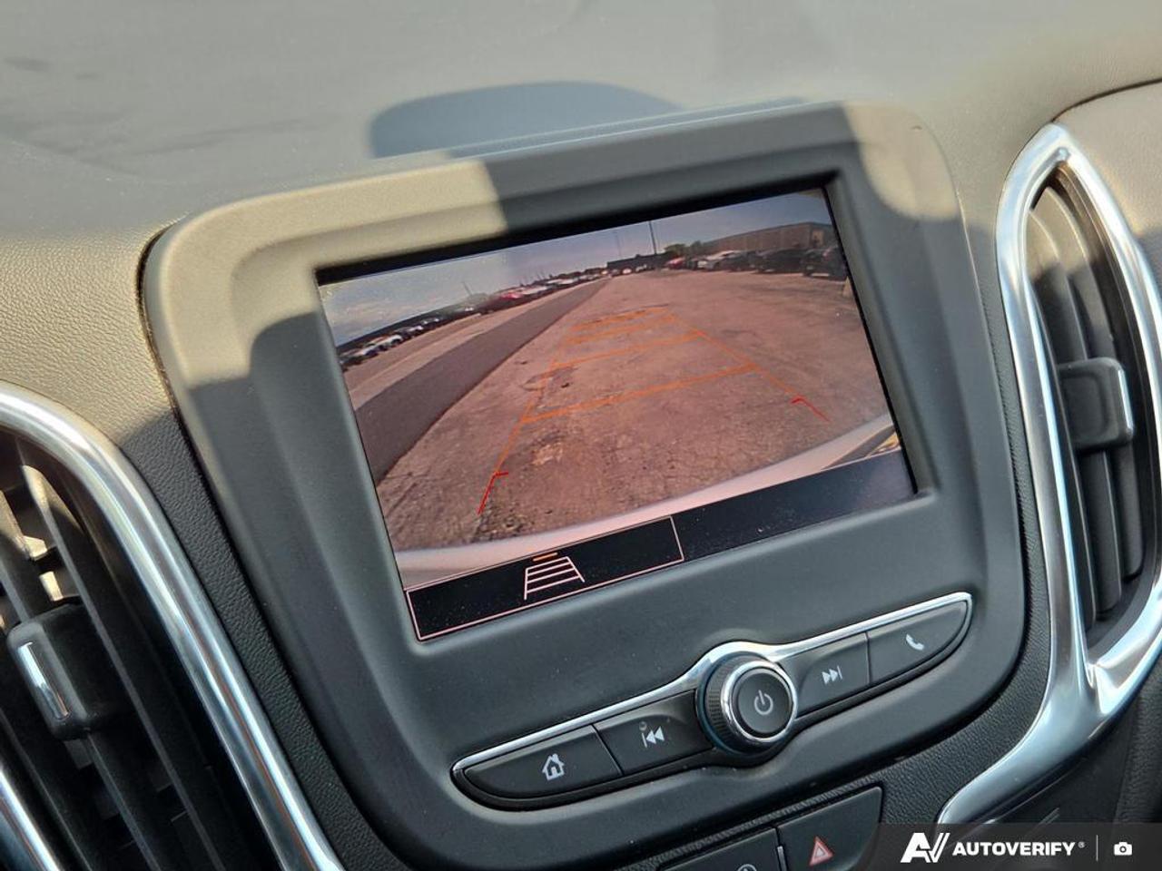 2022 Chevrolet Equinox LT SMART DEVICE INTEGRATION   LANE ASSIST   REMOTE Photo