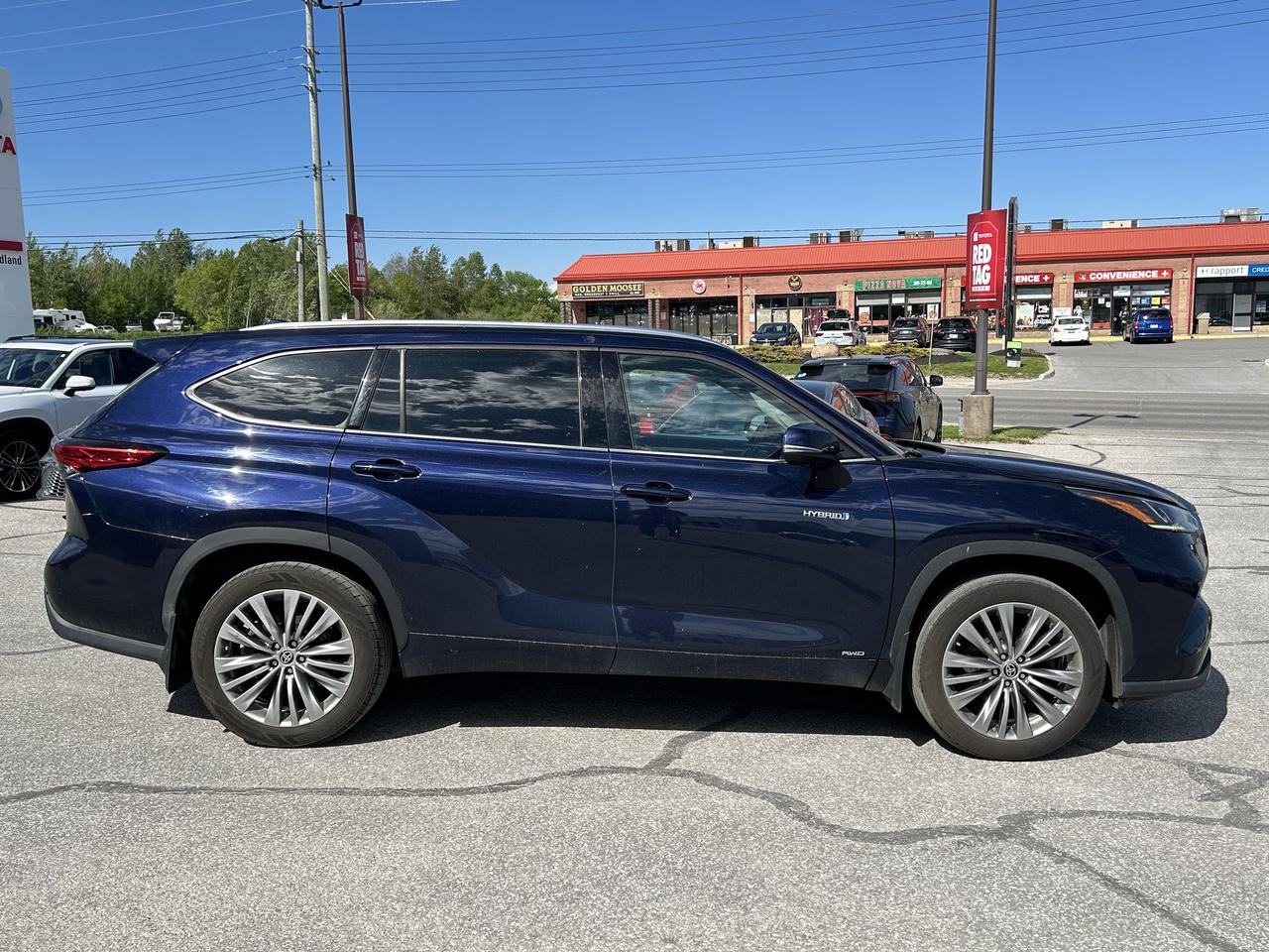 2021 Toyota Highlander Hybrid Platinum   JBL Audio Photo