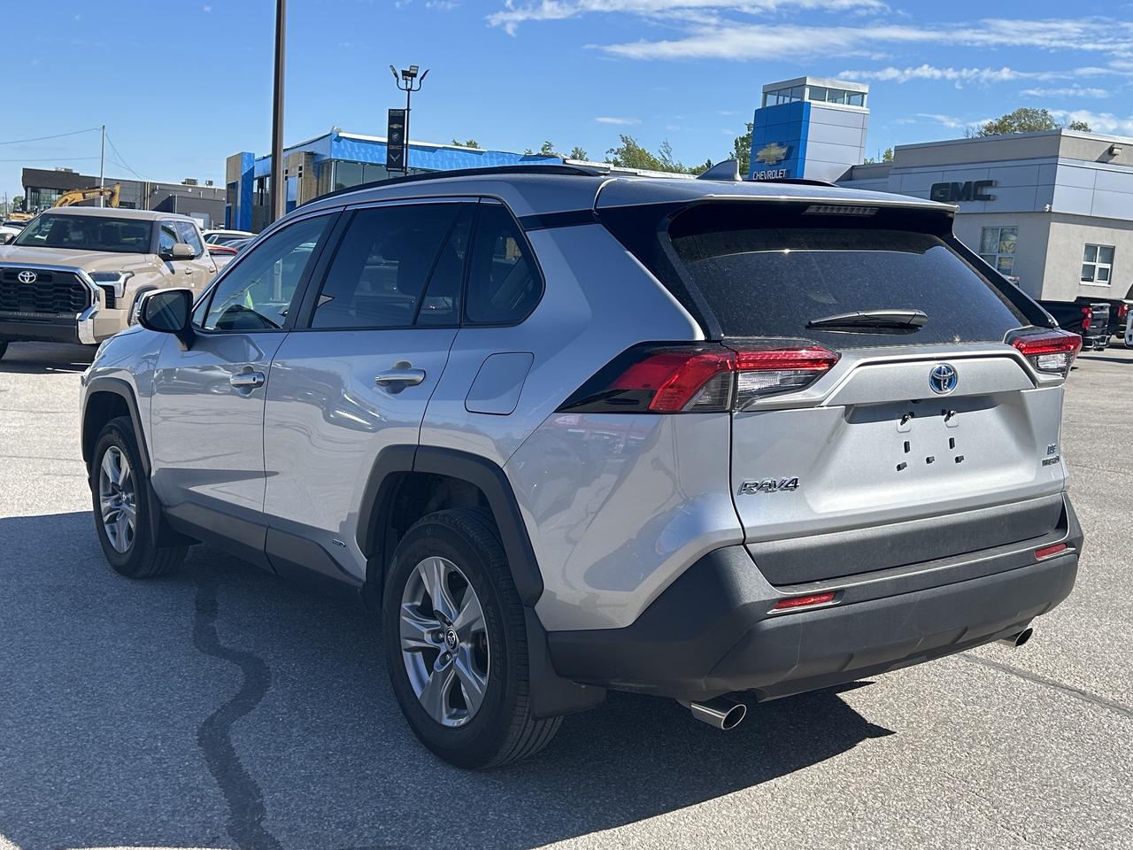 2022 Toyota RAV4 Hybrid LE AWD   ONE OWNER Photo2