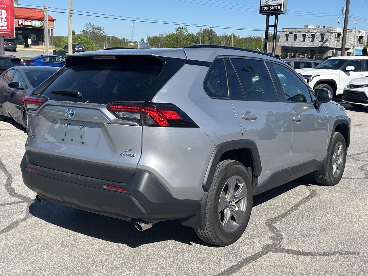 2022 Toyota RAV4 Hybrid LE AWD   ONE OWNER Photo