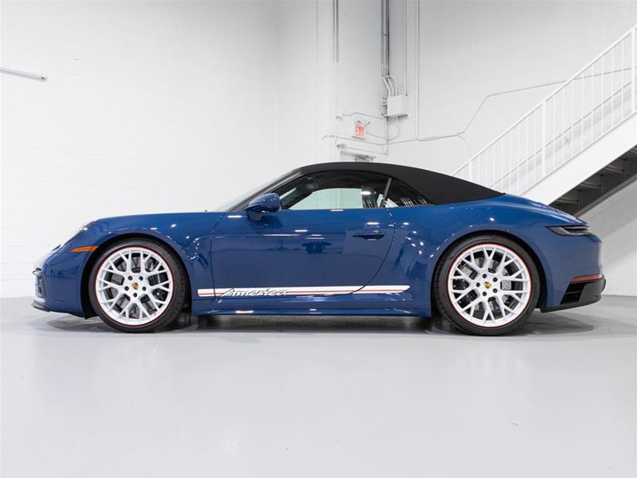 2023 Porsche 911 Carrera Cabriolet GTS Photo