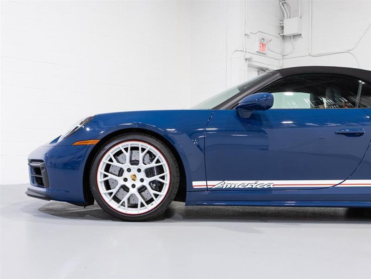 2023 Porsche 911 Carrera Cabriolet GTS Photo