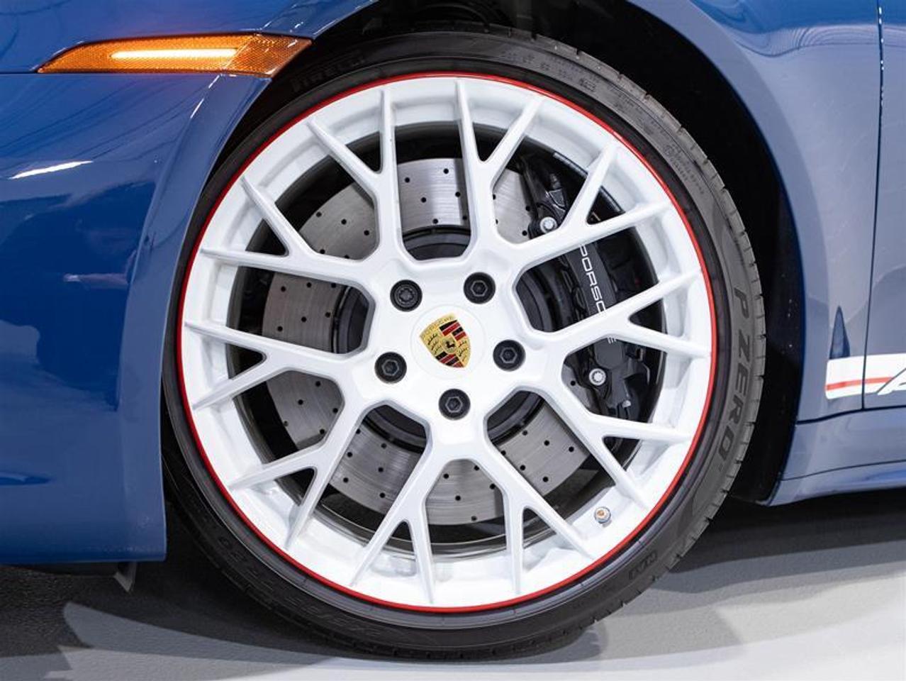 2023 Porsche 911 Carrera Cabriolet GTS Photo