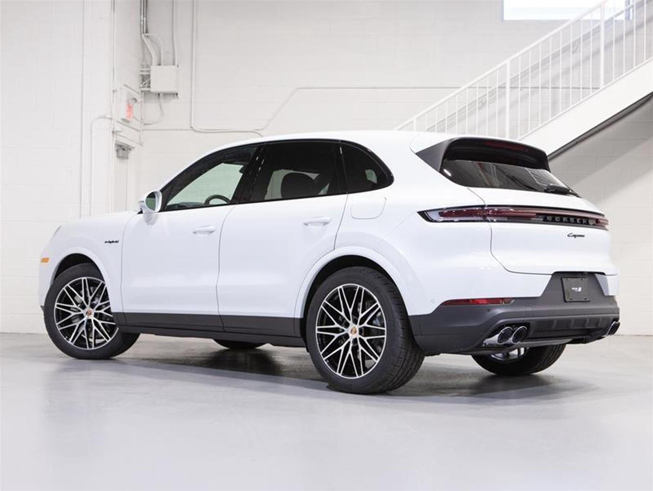 2026 Porsche Cayenne e-Hybrid AWD Photo