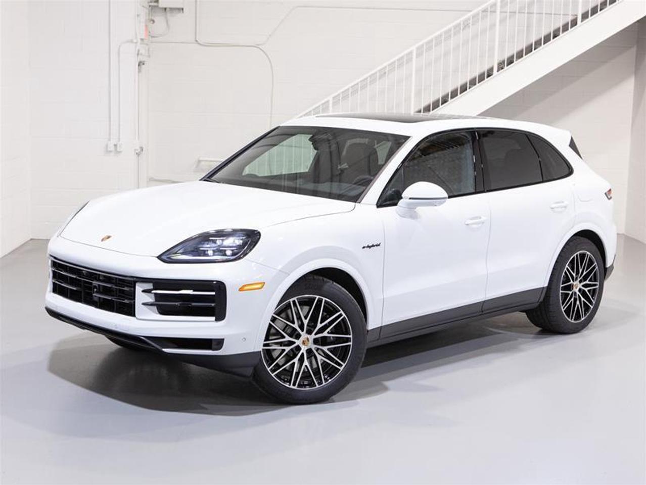 2026 Porsche Cayenne e-Hybrid AWD Photo