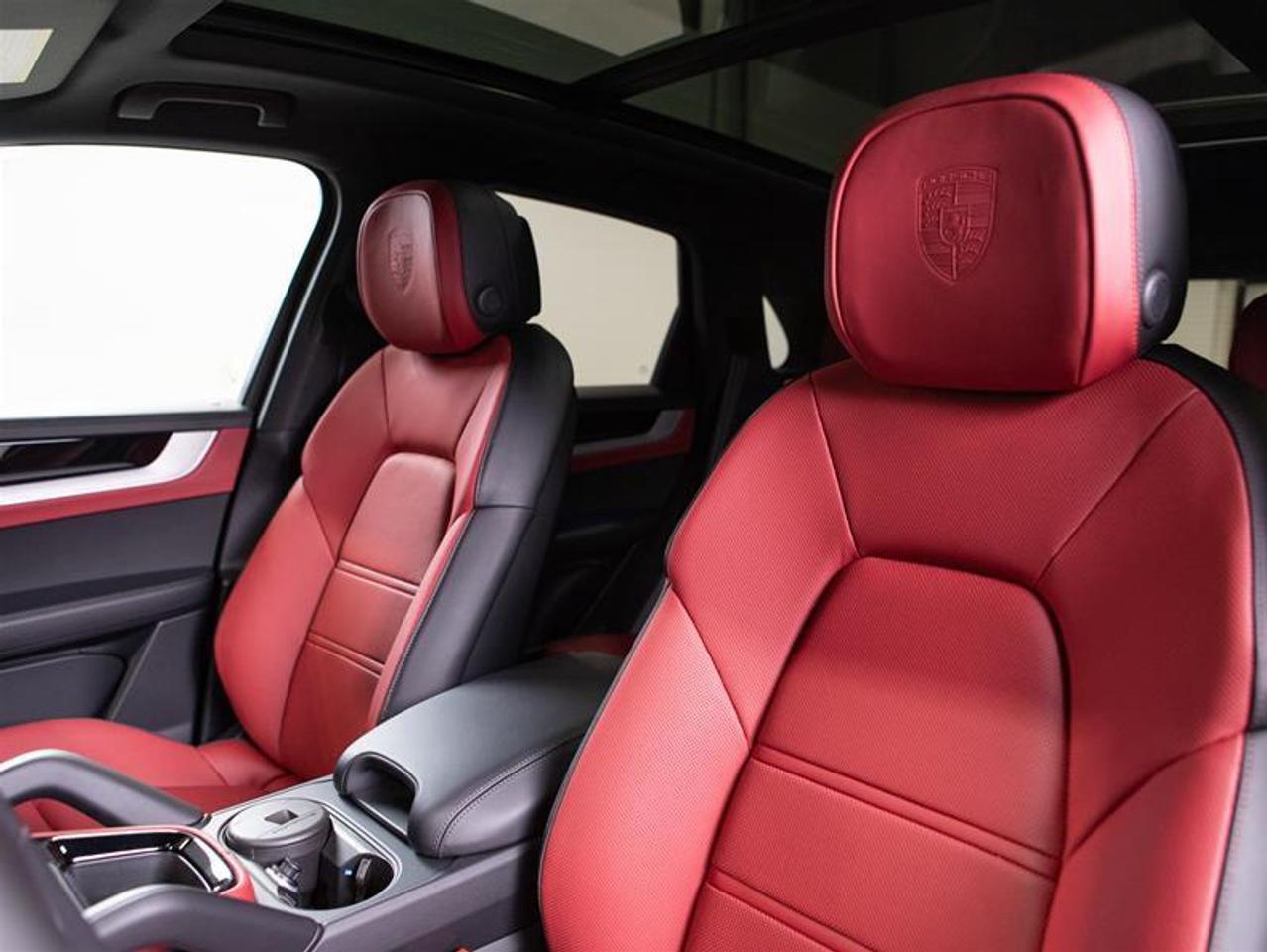 2026 Porsche Cayenne e-Hybrid AWD Photo