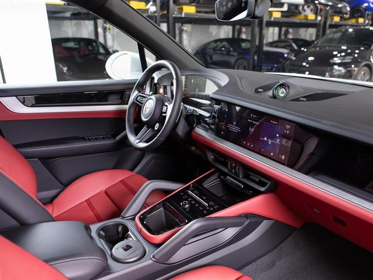 2026 Porsche Cayenne e-Hybrid AWD Photo