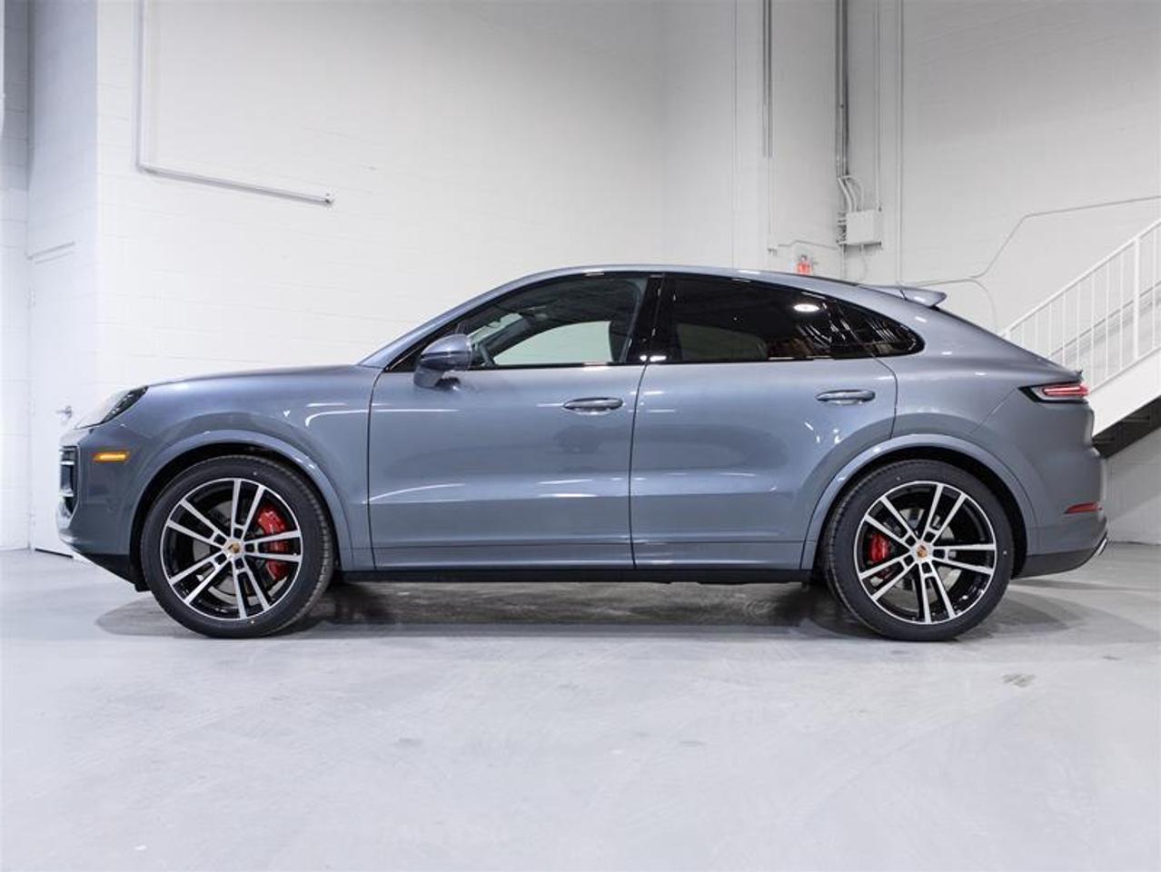 2026 Porsche Cayenne S Coupe AWD Photo4