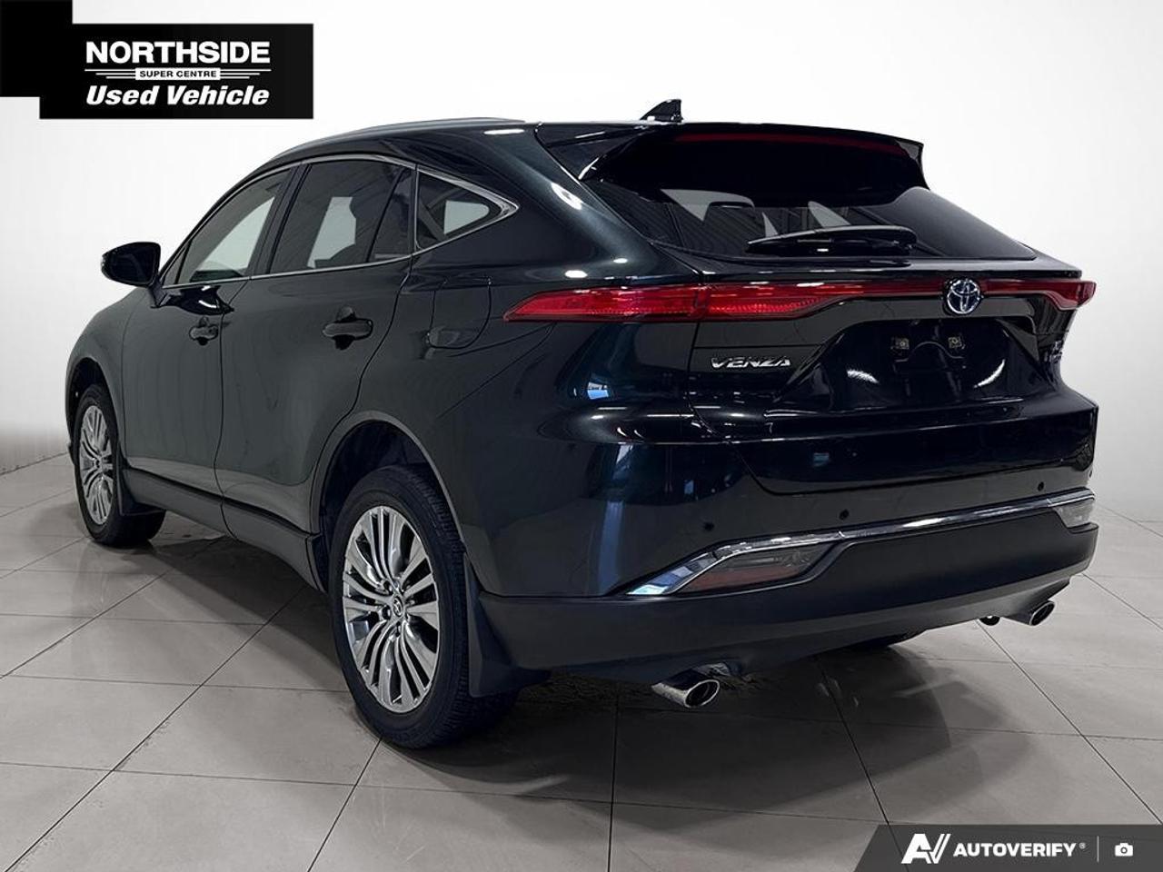 2022 Toyota Venza XLE AWD Photo