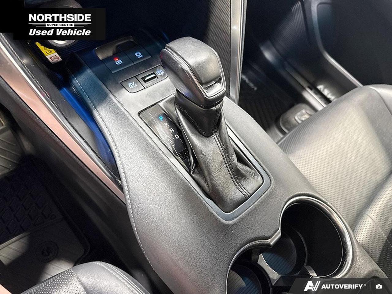 2022 Toyota Venza XLE AWD Photo