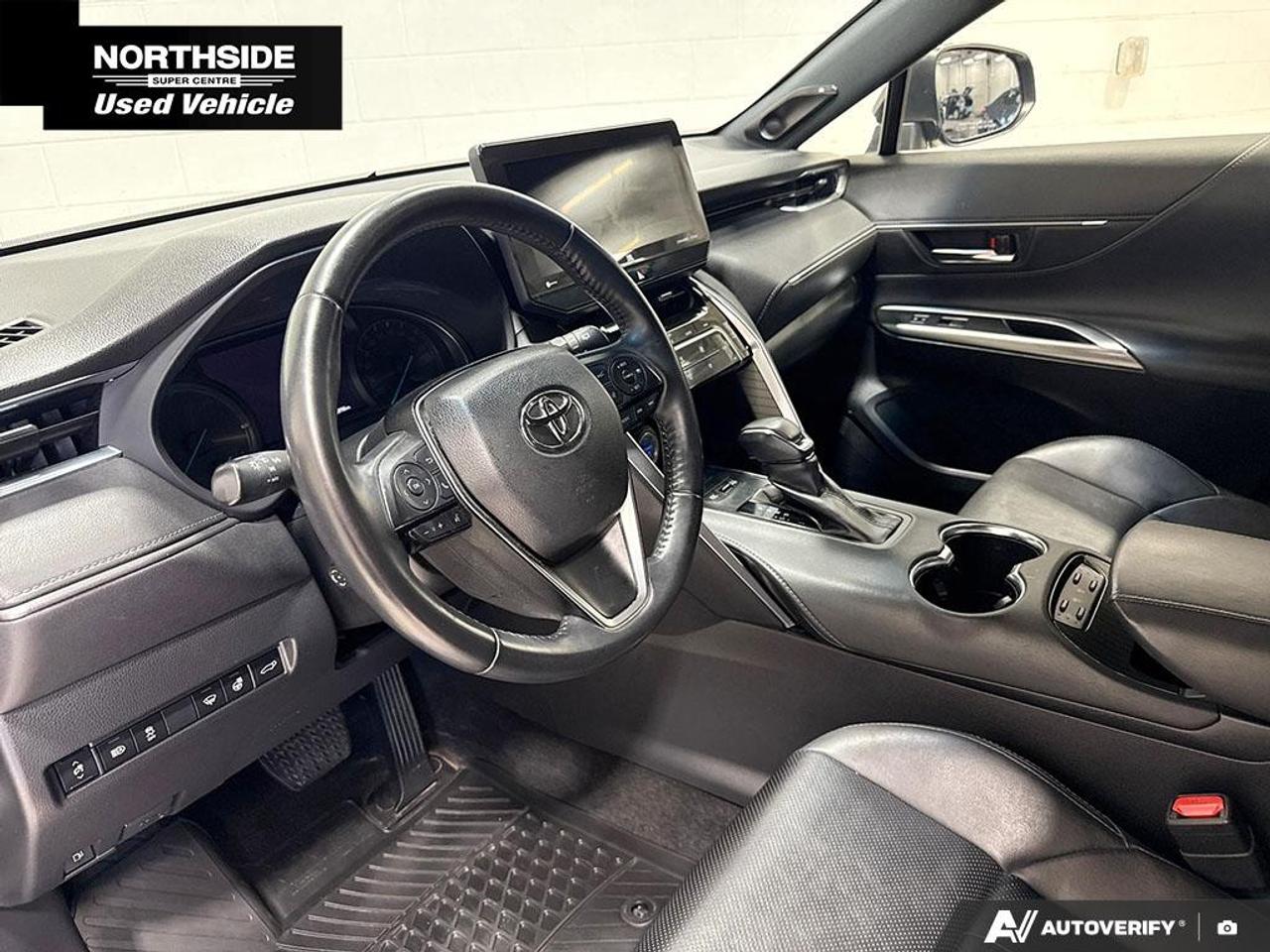 2022 Toyota Venza XLE AWD Photo