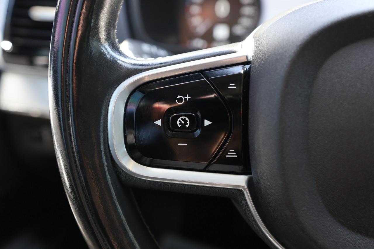 2018 Volvo XC90 T6-AWD-MOMENTUM/NAV/360 CAM/PANO ROOF/ADAPT CRUISE Photo