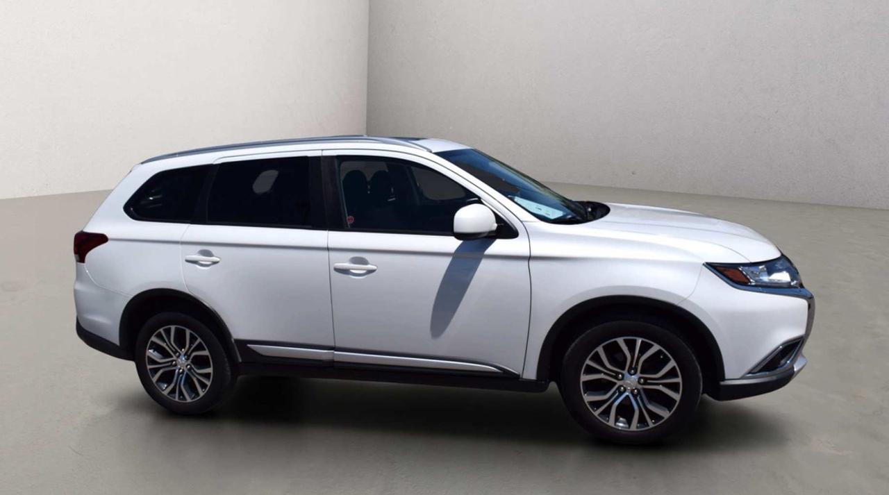 2016 Mitsubishi Outlander ES AWC Sunroof Photo
