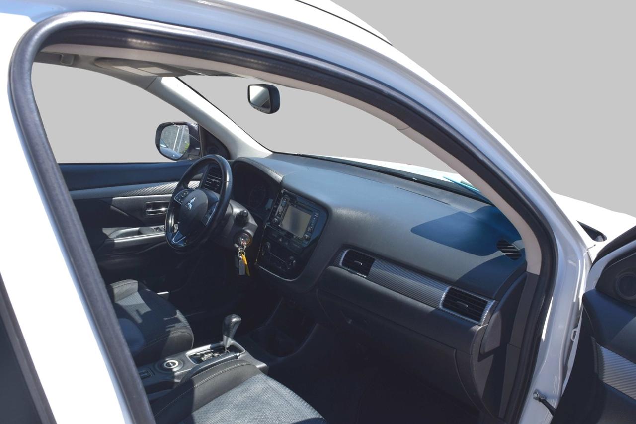 2016 Mitsubishi Outlander ES AWC Sunroof Photo