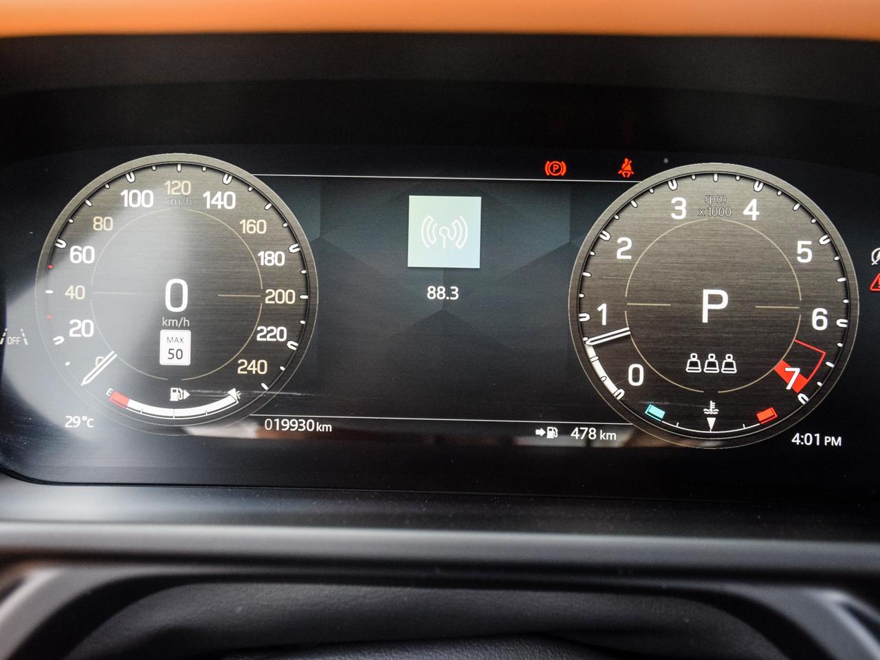 2024 Land Rover Defender V8/RARE/VERY LOW KMS/CLEAN CARFAX/MUST SEE Photo