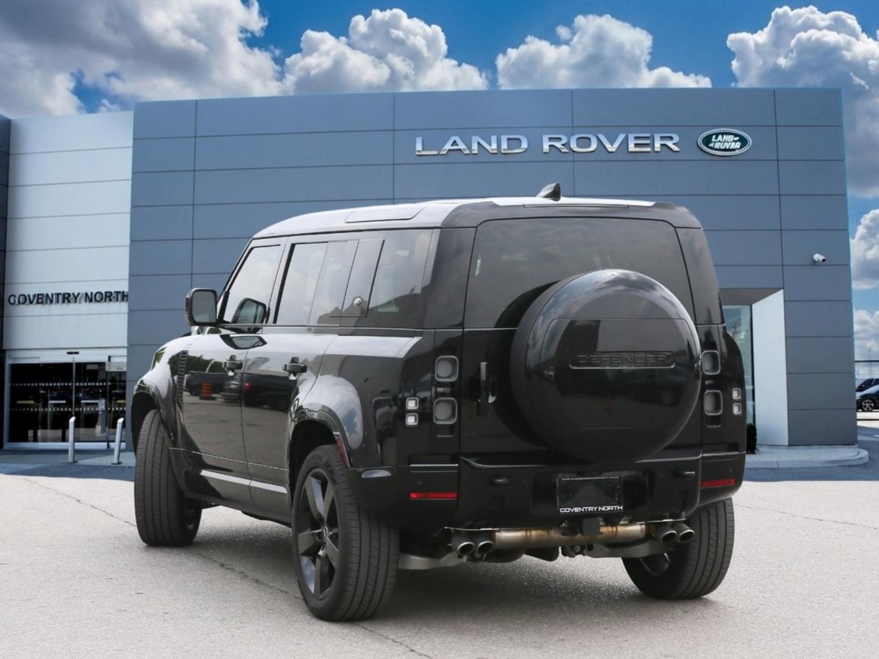 2024 Land Rover Defender V8 /RARE/VERY LOW KMS/CLEAN CARFAX/MUST SEE Photo