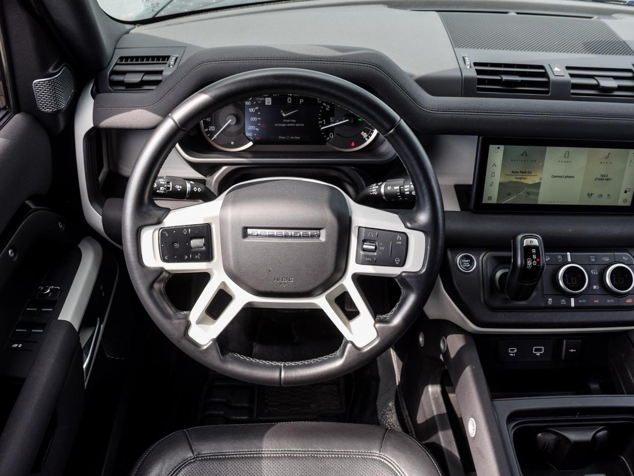 2023 Land Rover Defender S Photo
