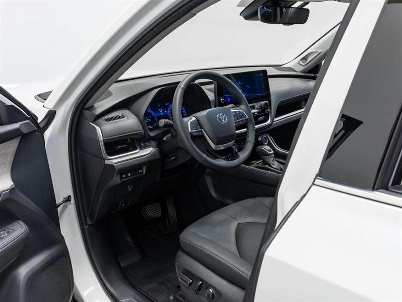2025 Toyota Grand Highlander Limited 4dr All-Wheel Drive Photo