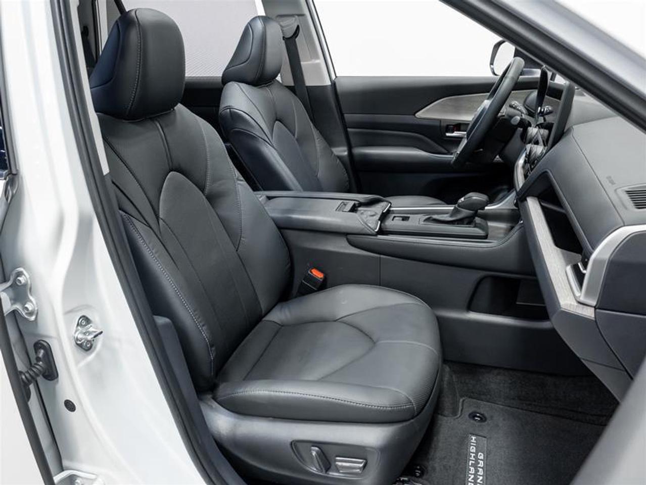 2025 Toyota Grand Highlander Limited 4dr All-Wheel Drive Photo