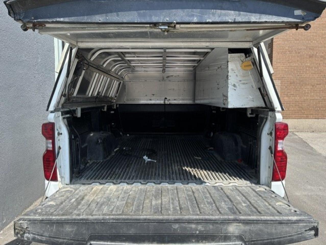 2021 Chevrolet Silverado 1500 4WD **REG CAB 8 FT LONG BOX-CAMERA-WE FINANCE** Photo