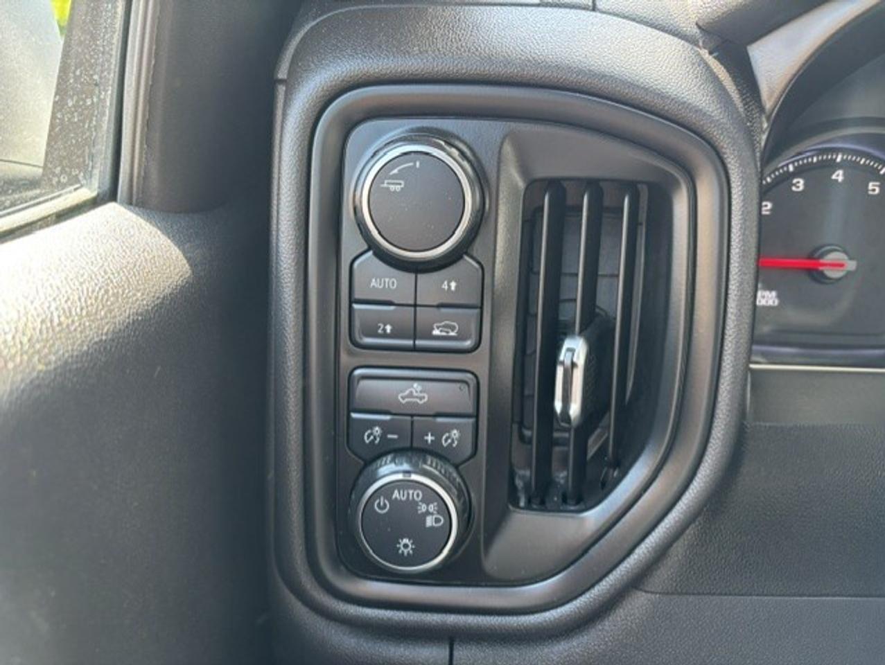 2021 Chevrolet Silverado 1500 4WD **REG CAB 8 FT LONG BOX-CAMERA-WE FINANCE** Photo