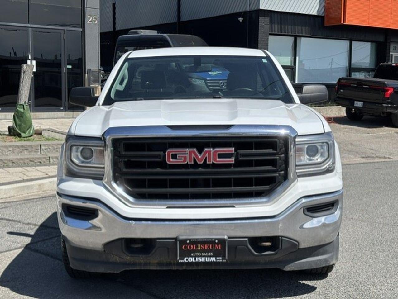 2017 GMC Sierra 1500 4WD **5.3L V8-REGULAR CAB LONG BOX-NO ACCIDENTS** Photo