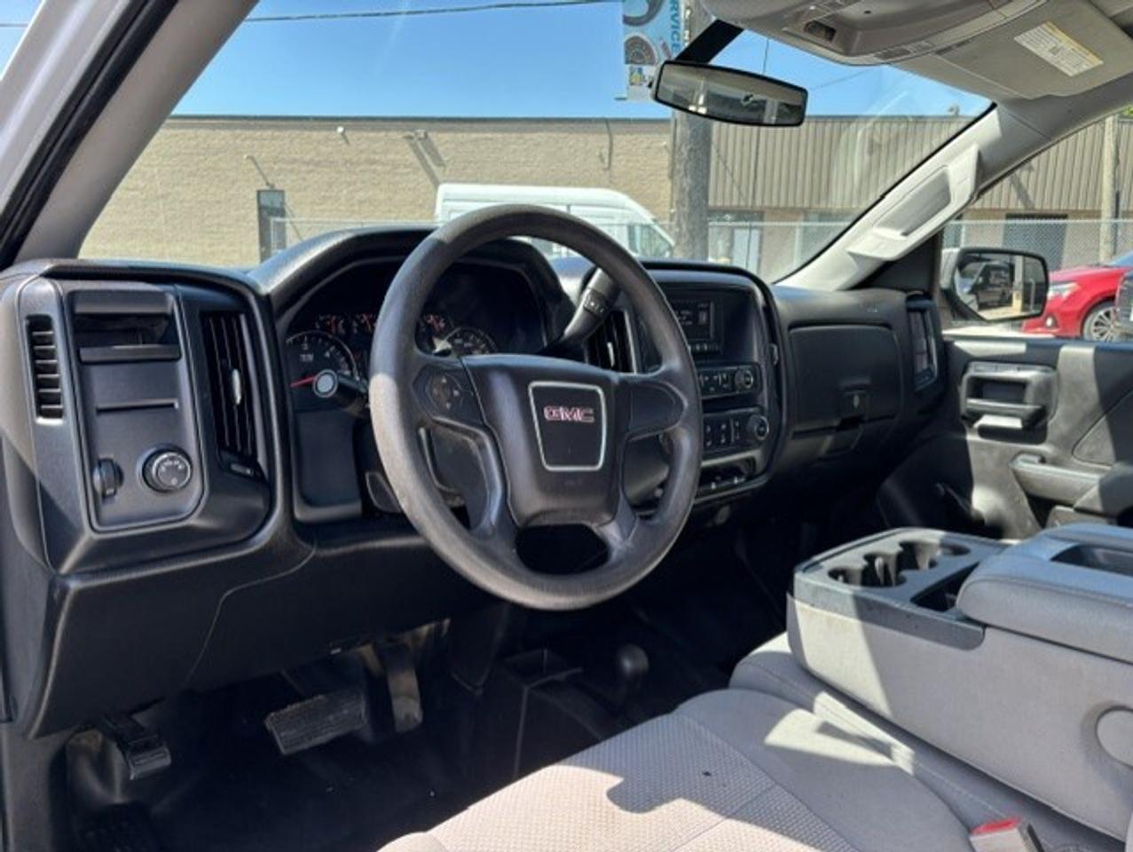 2017 GMC Sierra 1500 4WD **5.3L V8-REGULAR CAB LONG BOX-NO ACCIDENTS** Photo