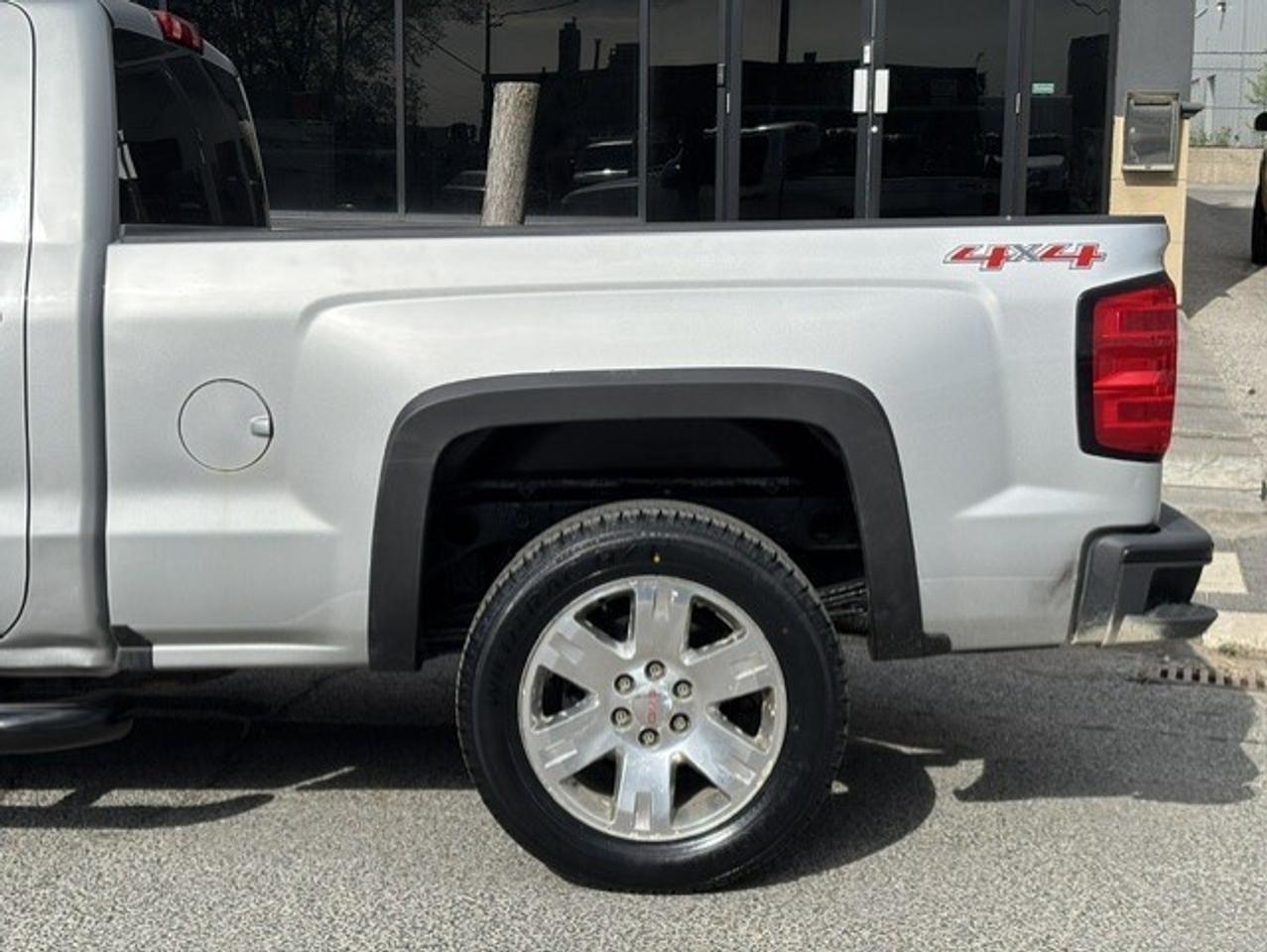 2017 Chevrolet Silverado 1500 4WD *REGULAR CAB SHORT BOX-ONLY 113,000KM-1 OWNER* Photo