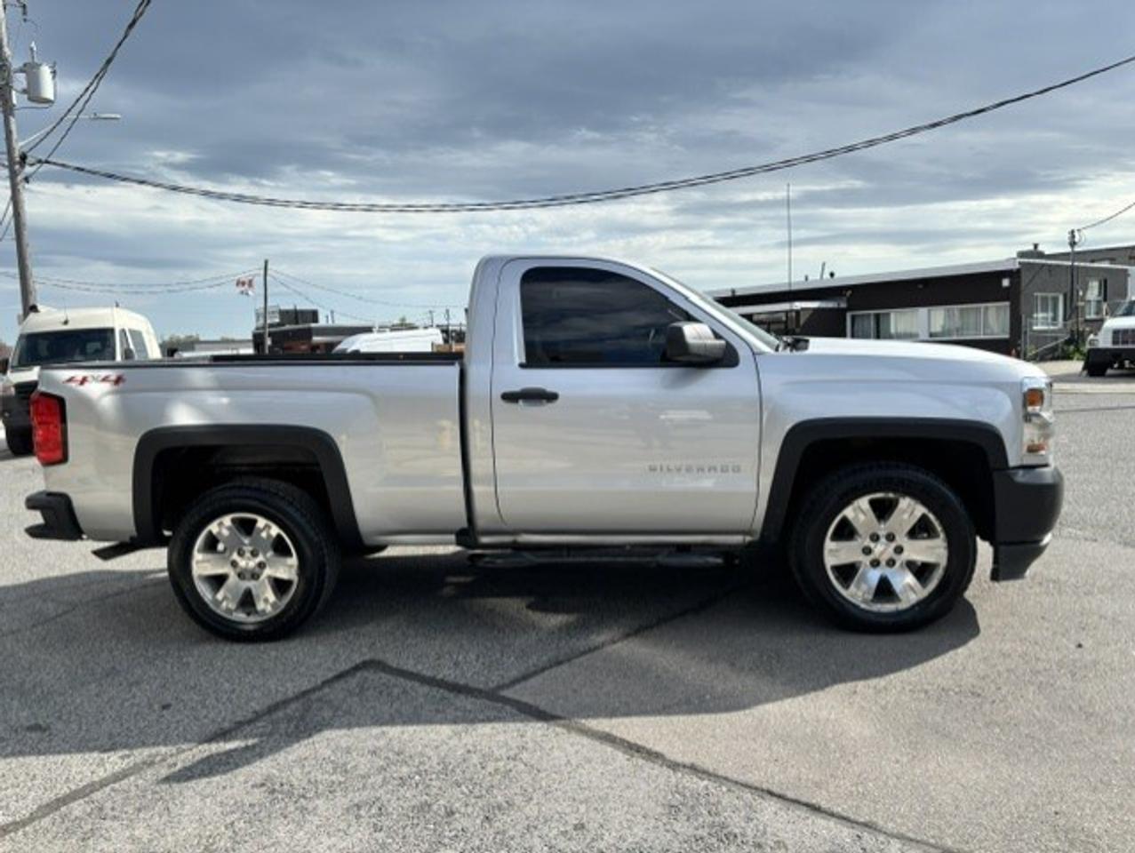 2017 Chevrolet Silverado 1500 4WD *REGULAR CAB SHORT BOX-ONLY 113,000KM-1 OWNER* Photo
