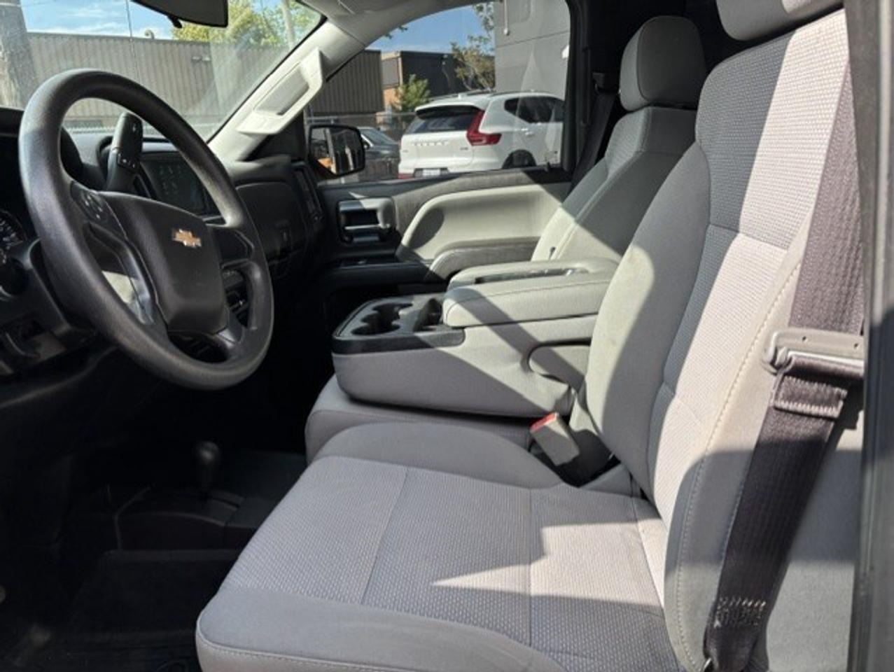2017 Chevrolet Silverado 1500 4WD *REGULAR CAB SHORT BOX-ONLY 113,000KM-1 OWNER* Photo
