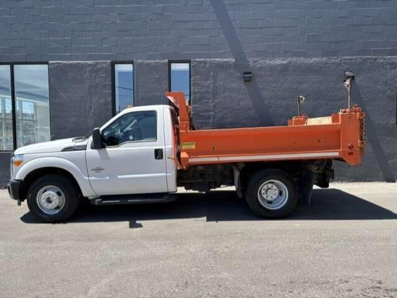 2015 Ford F-350 6.7L POWER STROKE DIESEL-9' DUMP BOX-DUALLY-1OWNER Photo3