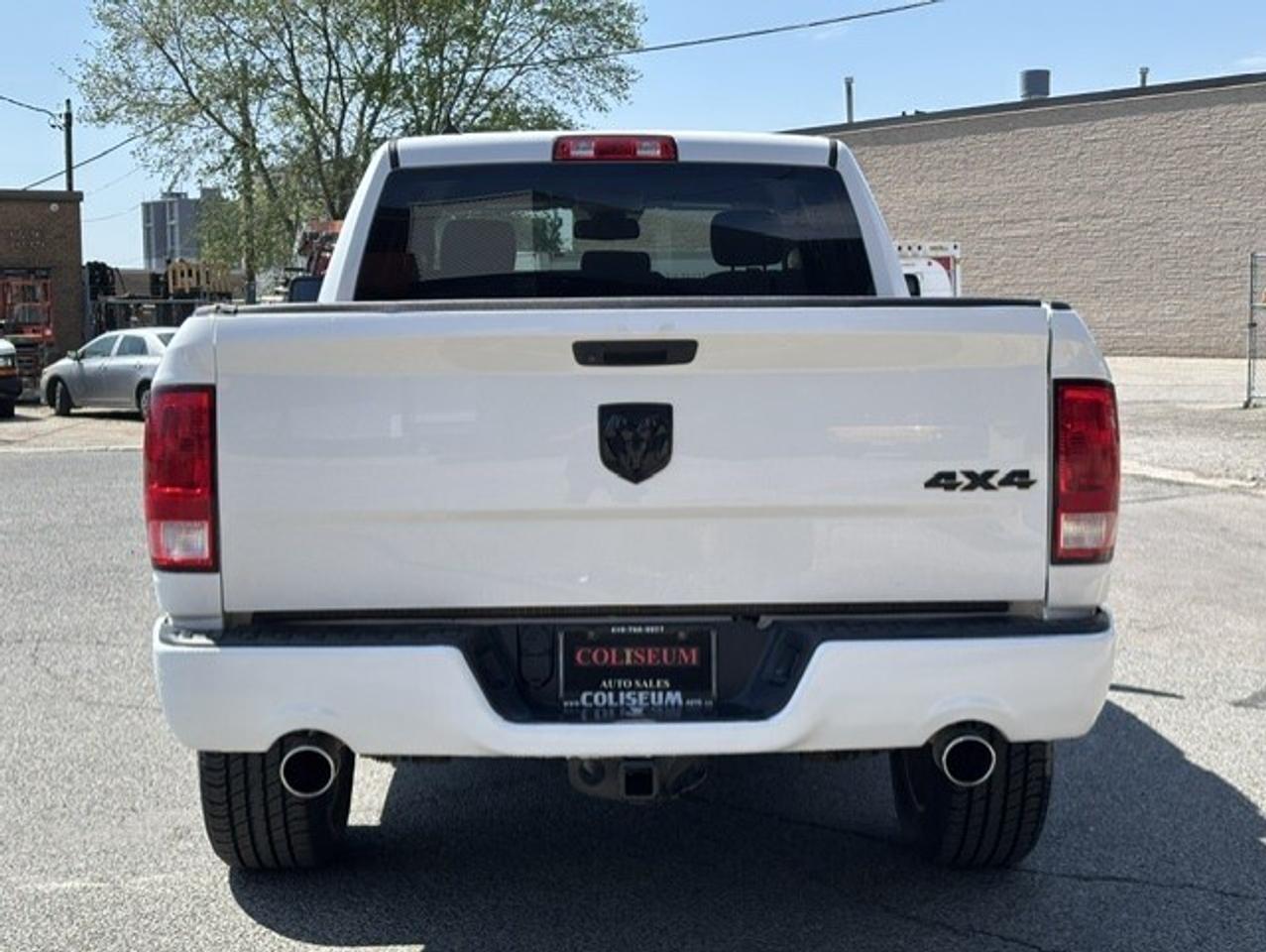2019 RAM 1500 Classic 4X4 HEMI V8 CLASSIC-CAMERA-REMOTE START-QUAD CAB! Photo