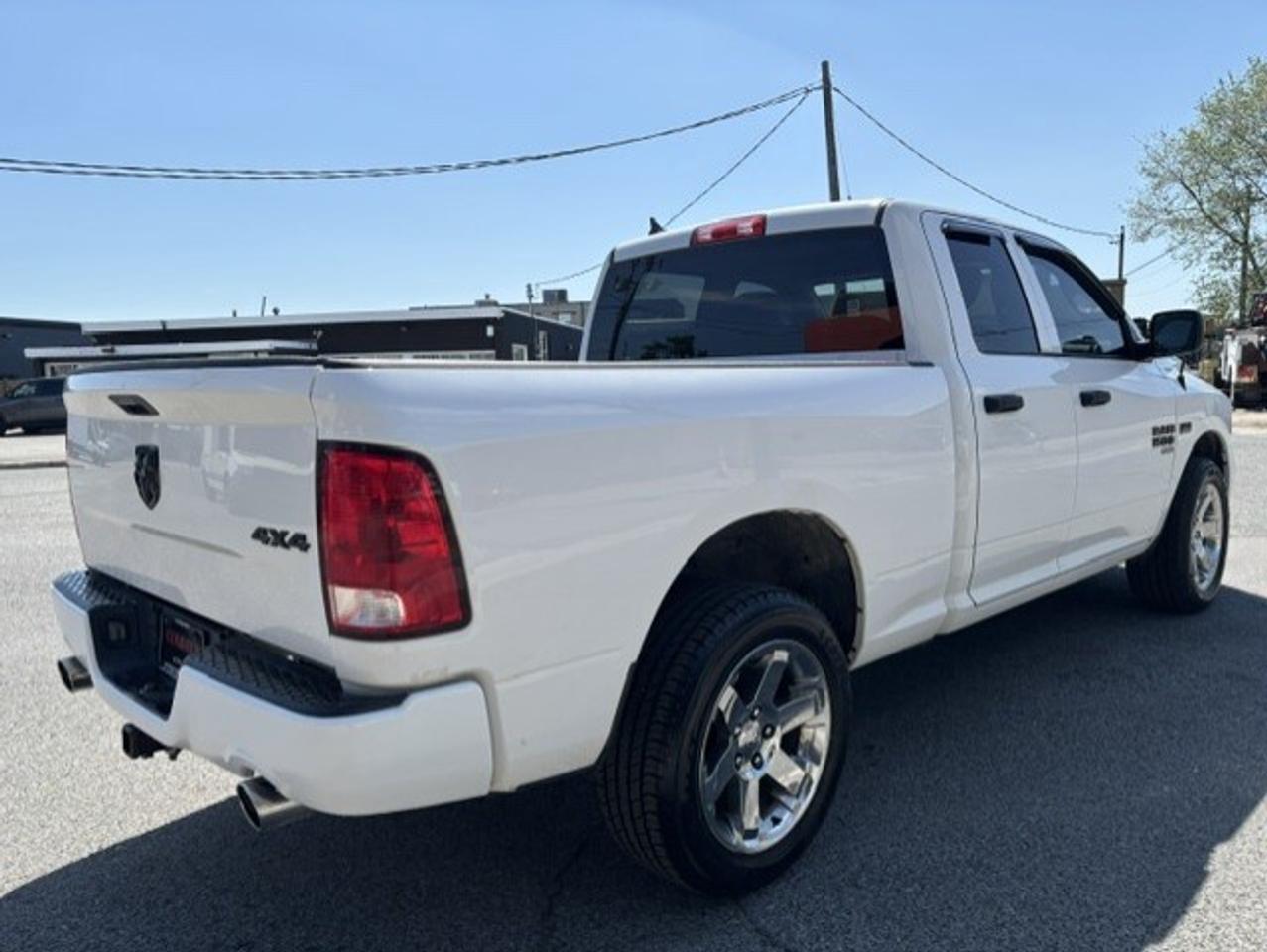 2019 RAM 1500 Classic 4X4 HEMI V8 CLASSIC-CAMERA-REMOTE START-QUAD CAB! Photo