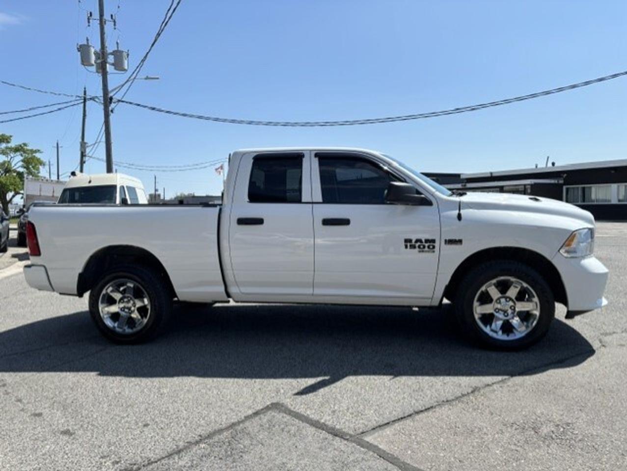 2019 RAM 1500 Classic 4X4 HEMI V8 CLASSIC-CAMERA-REMOTE START-QUAD CAB! Photo