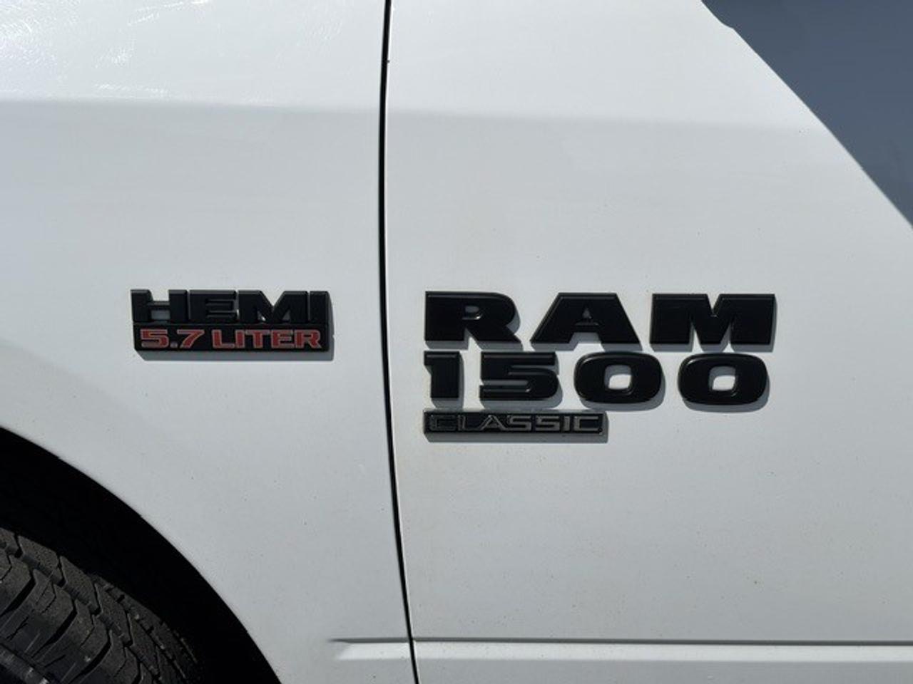 2019 RAM 1500 Classic 4X4 HEMI V8 CLASSIC-CAMERA-REMOTE START-QUAD CAB! Photo