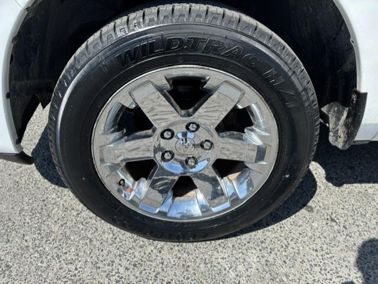 2019 RAM 1500 Classic 4X4 HEMI V8 CLASSIC-CAMERA-REMOTE START-QUAD CAB! Photo