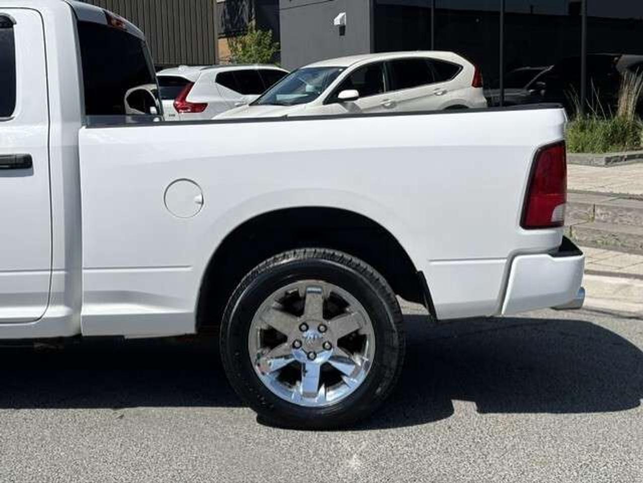2019 RAM 1500 4X4 HEMI V8 CLASSIC-CAMERA-REMOTE START-QUAD CAB! Photo