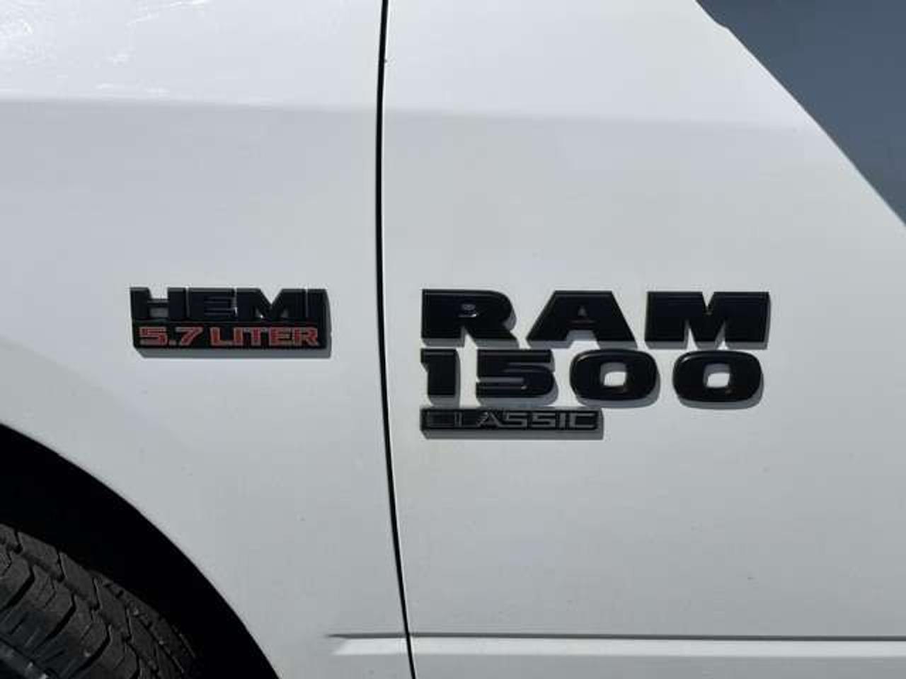 2019 RAM 1500 4X4 HEMI V8 CLASSIC-CAMERA-REMOTE START-QUAD CAB! Photo