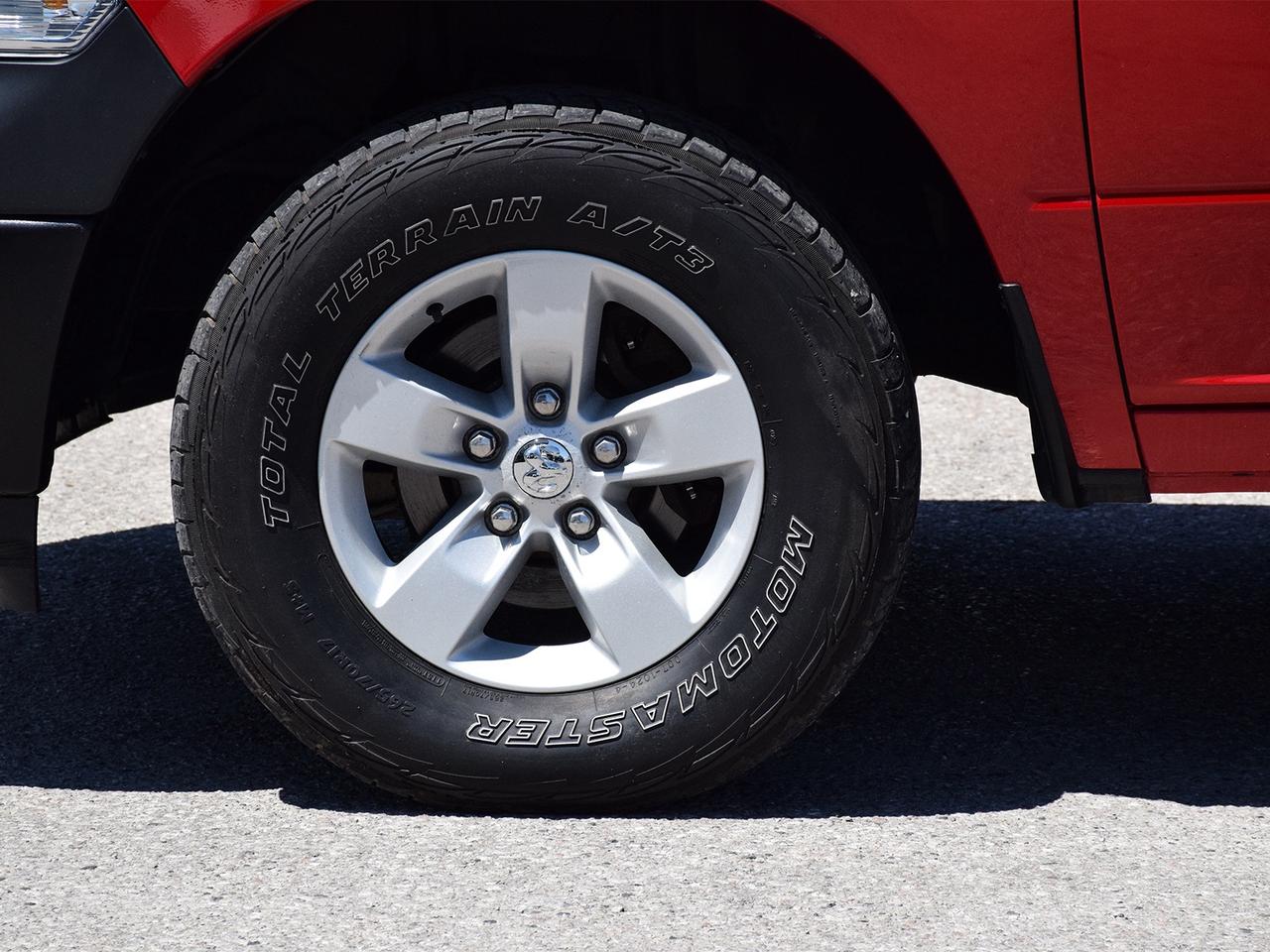 2017 RAM 1500 Crew Cab Tradesman 4x4 ~HEMI ~Bluetooth ~Alloys Photo