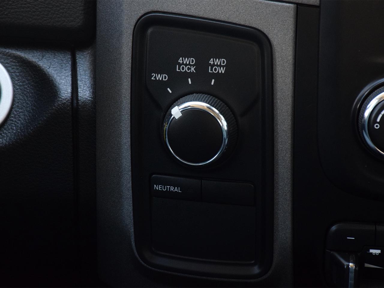 2017 RAM 1500 Crew Cab Tradesman 4x4 ~HEMI ~Bluetooth ~Alloys Photo